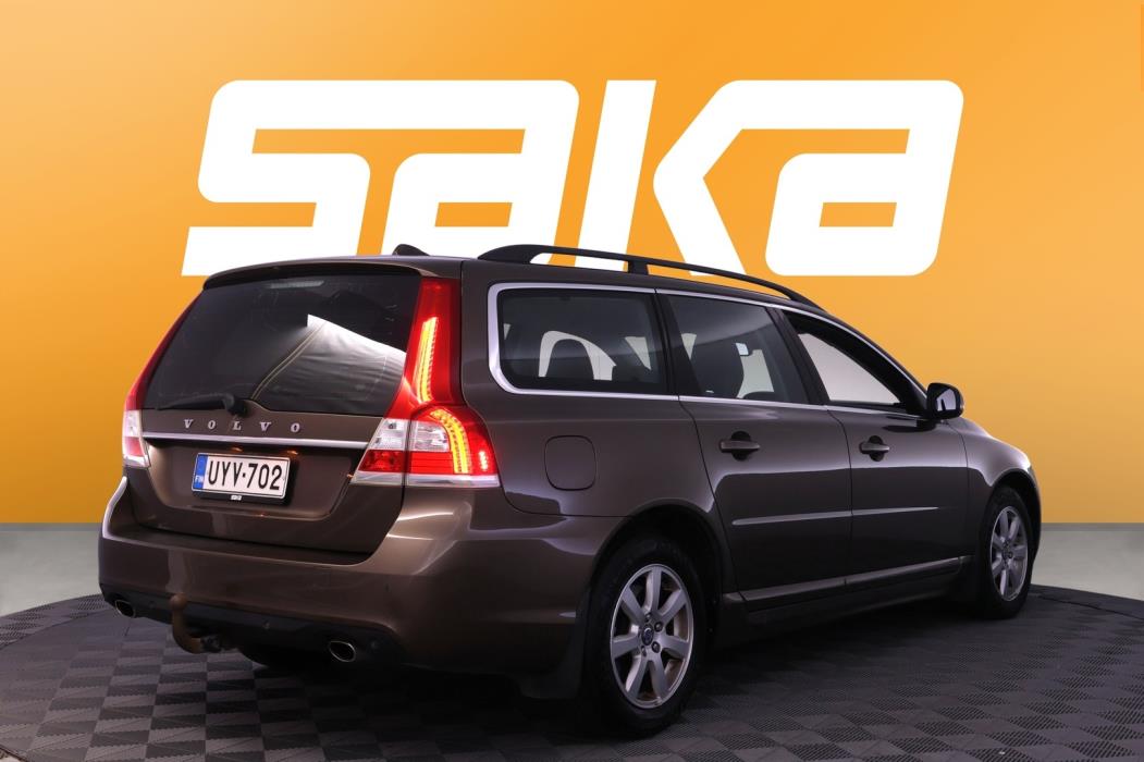 VOLVO V70 2014