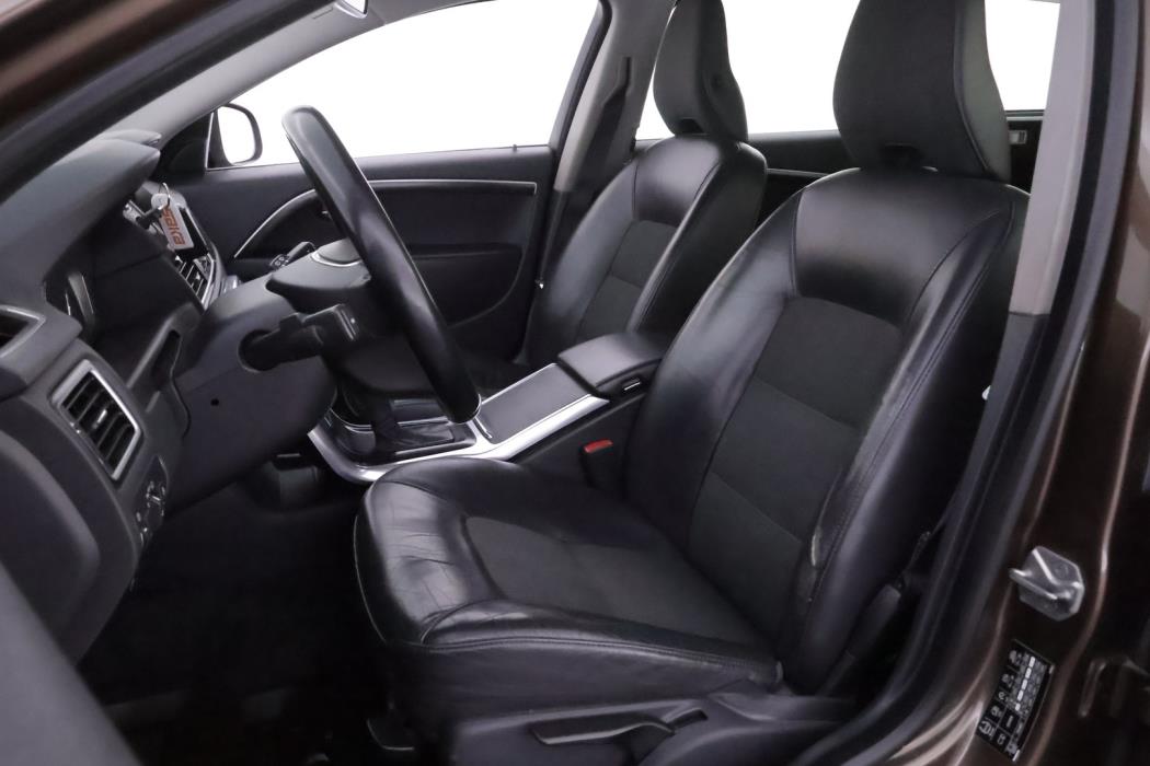 VOLVO V70 2014