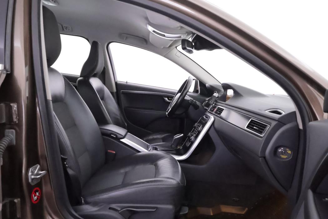 VOLVO V70 2014