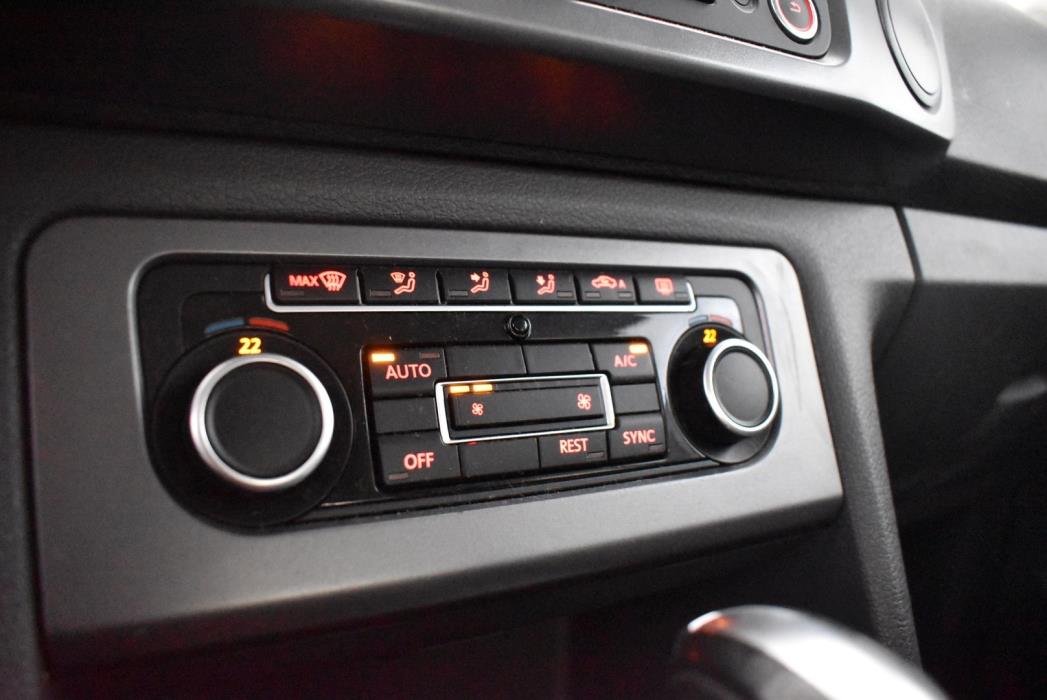 VOLKSWAGEN Amarok 2014