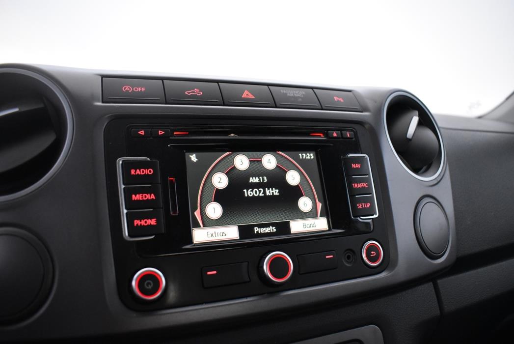 VOLKSWAGEN Amarok 2014