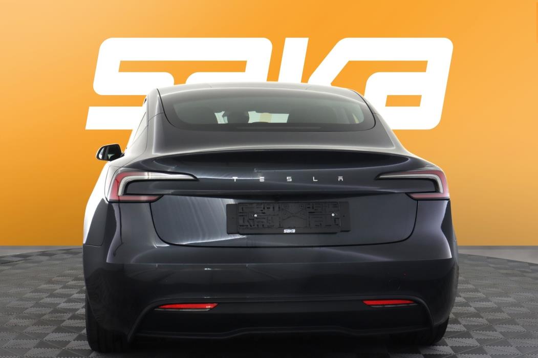 TESLA Model 3 2024