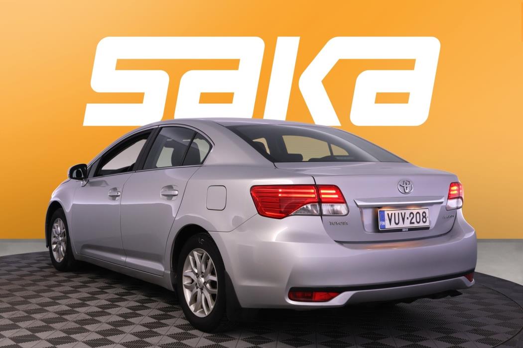 TOYOTA Avensis 2012