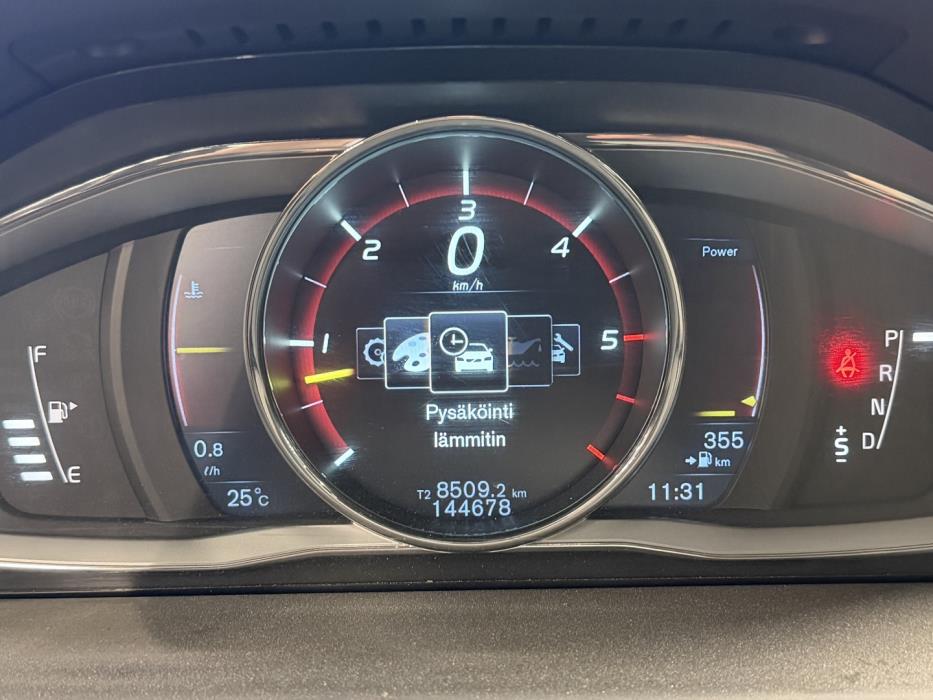 VOLVO XC70 2015