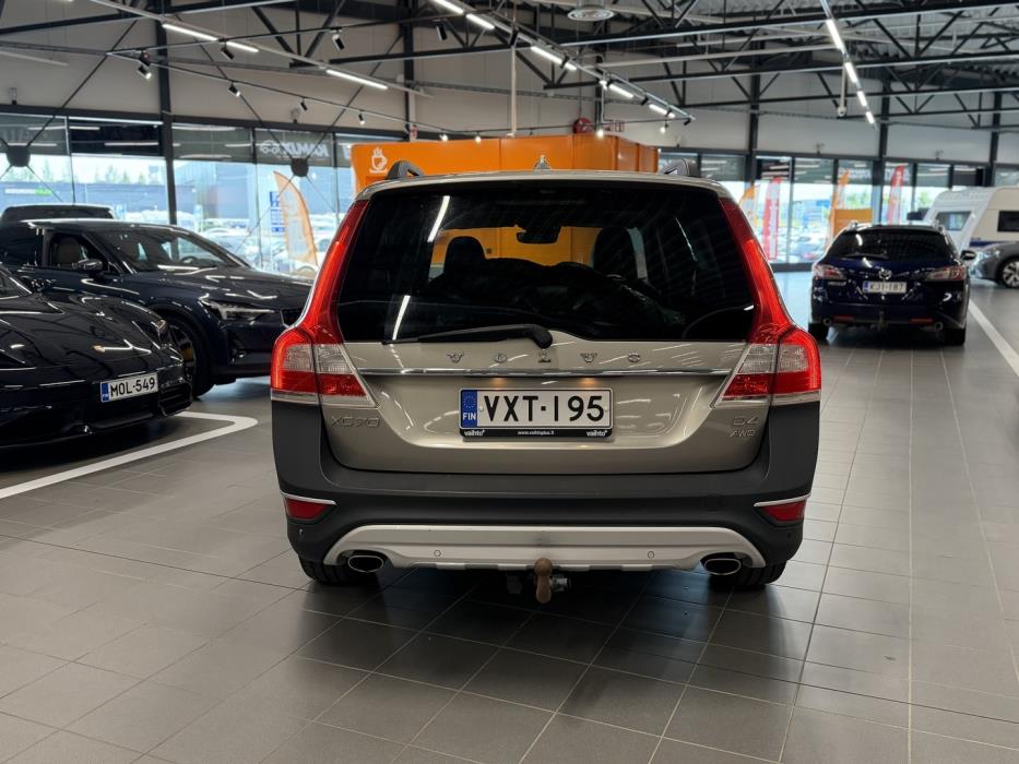 VOLVO XC70 2015