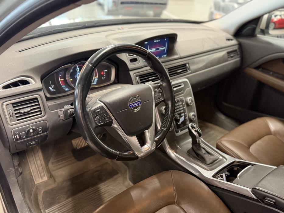 VOLVO XC70 2015