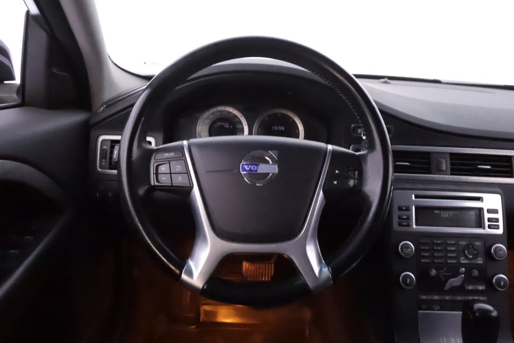 VOLVO XC70 2010