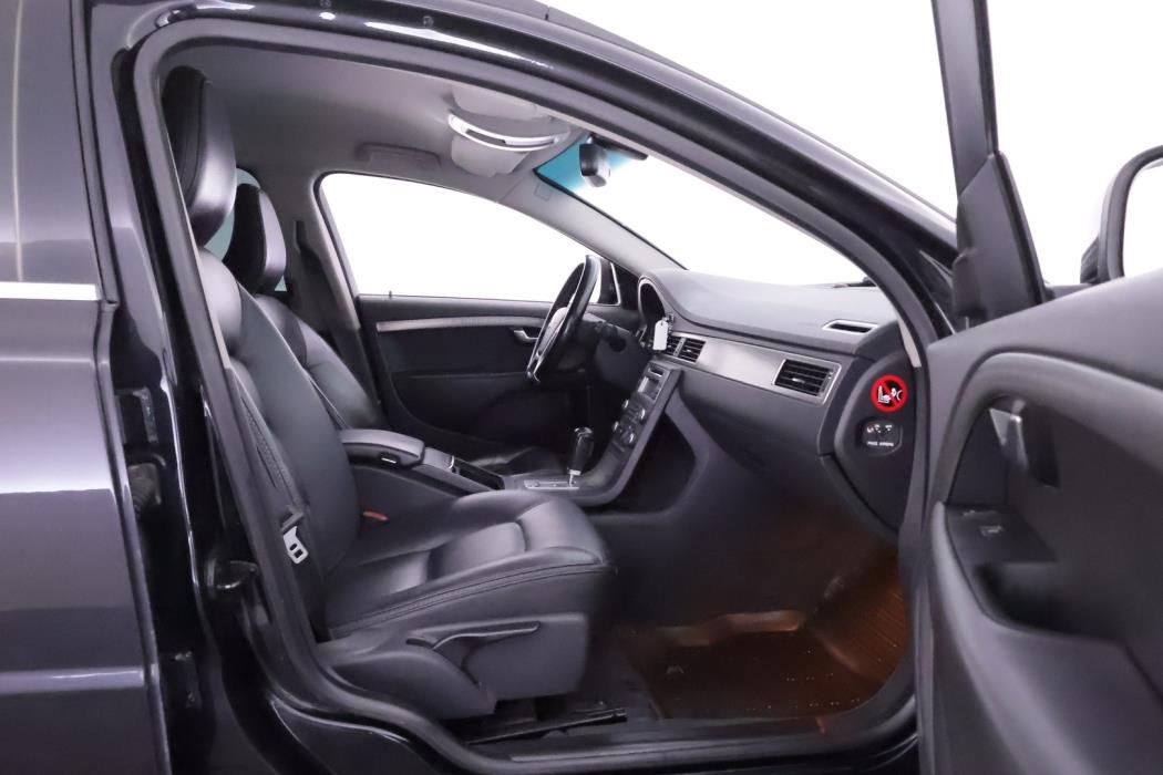 VOLVO XC70 2010