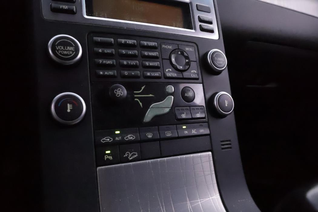 VOLVO XC70 2010