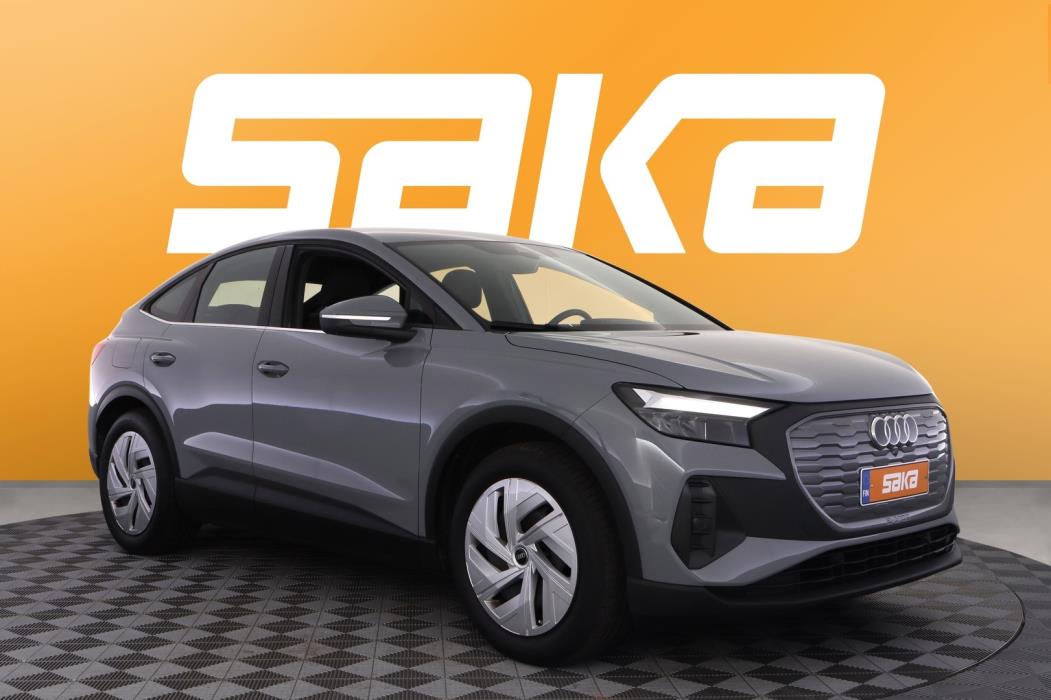 AUDI Q4 e-tron 2025