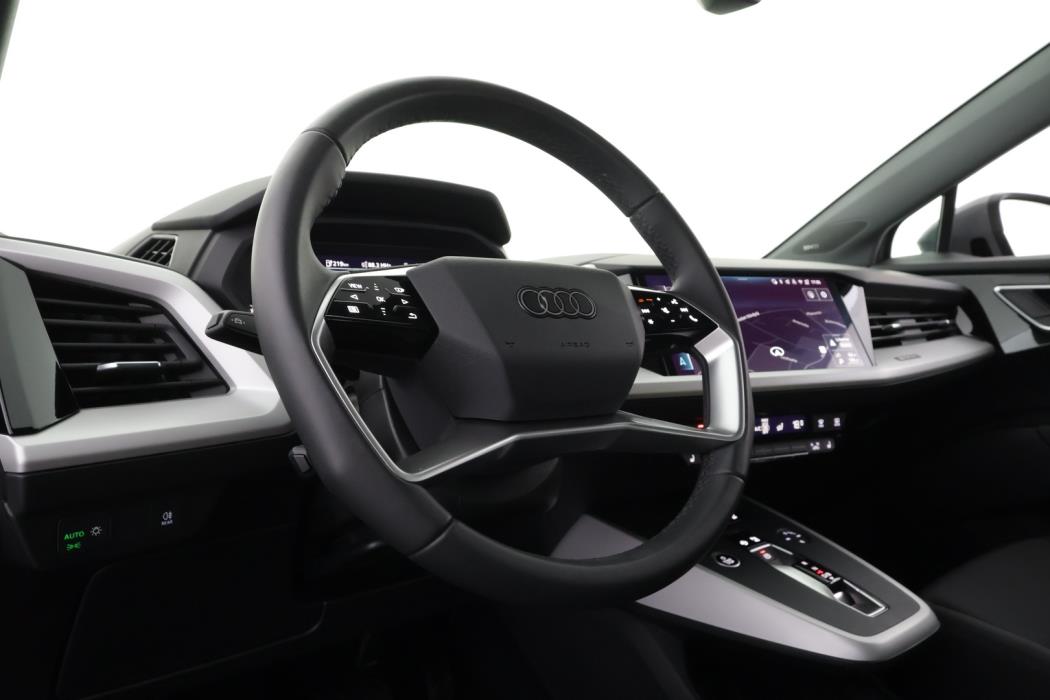 AUDI Q4 e-tron 2025