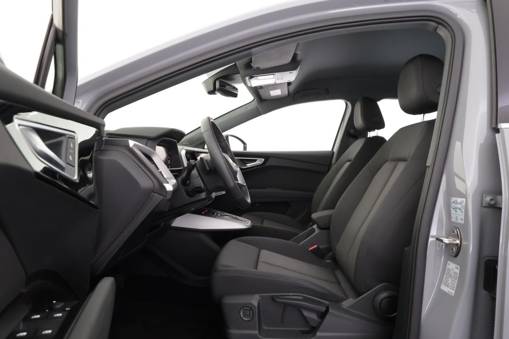 AUDI Q4 e-tron 2025