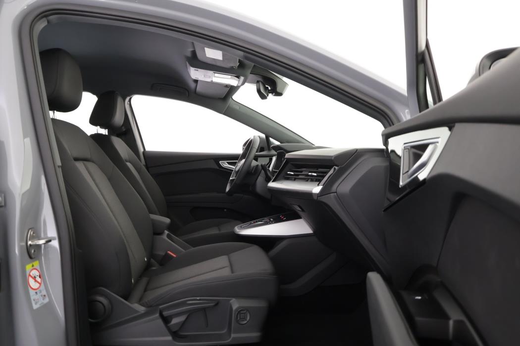 AUDI Q4 e-tron 2025