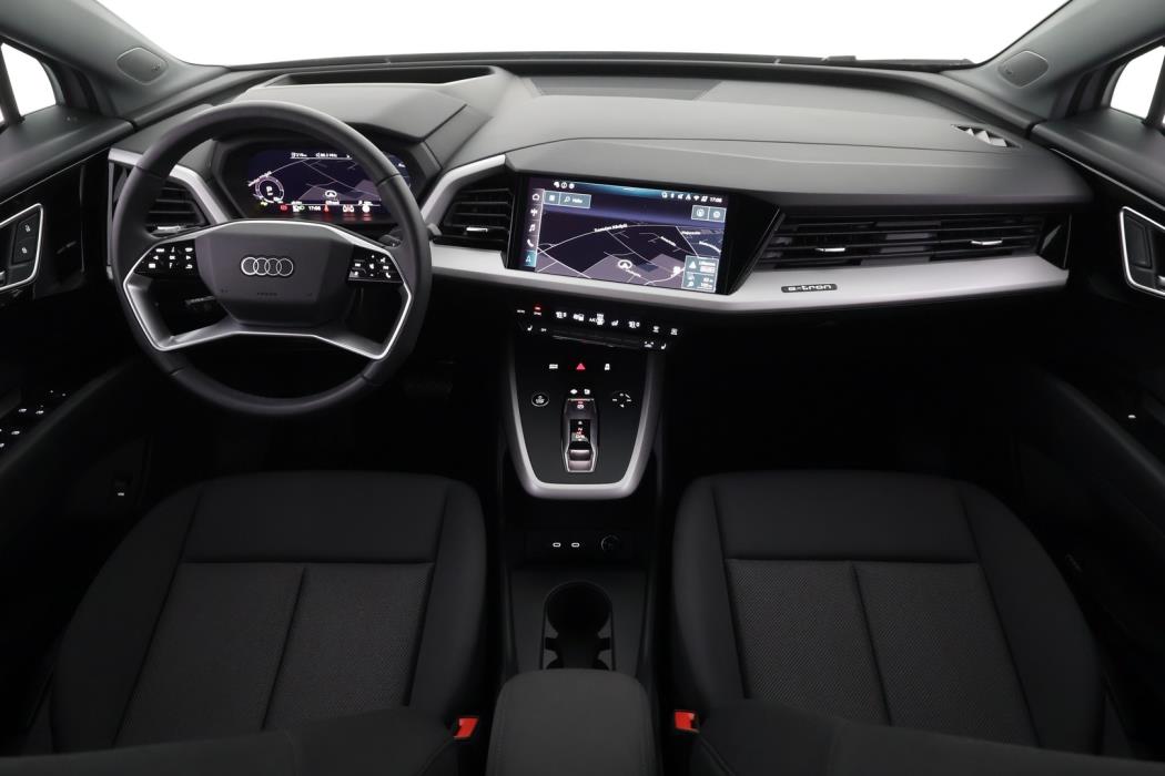 AUDI Q4 e-tron 2025