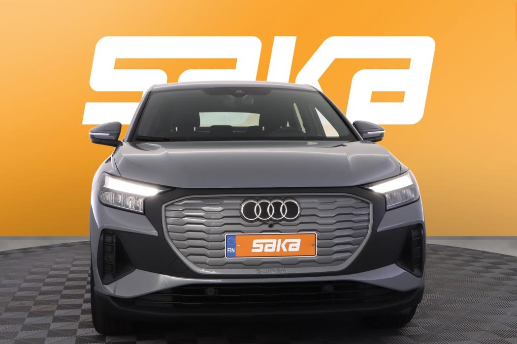 AUDI Q4 e-tron 2025