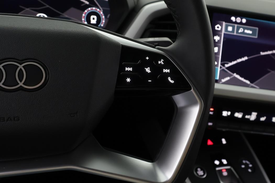 AUDI Q4 e-tron 2025