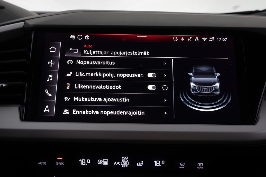 AUDI Q4 e-tron 2025