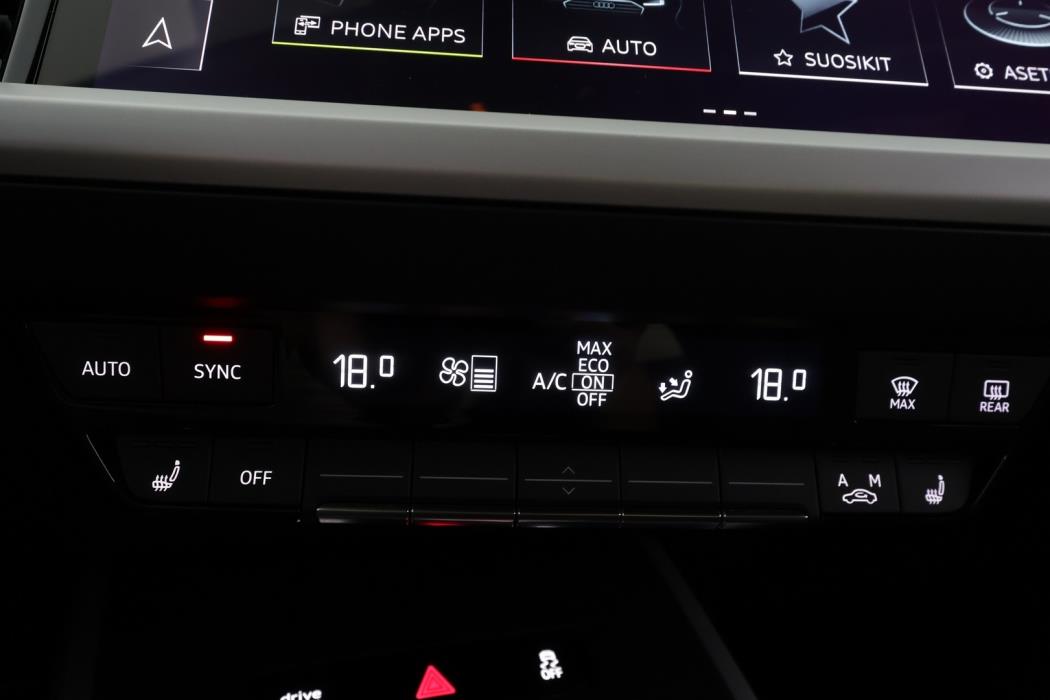 AUDI Q4 e-tron 2025