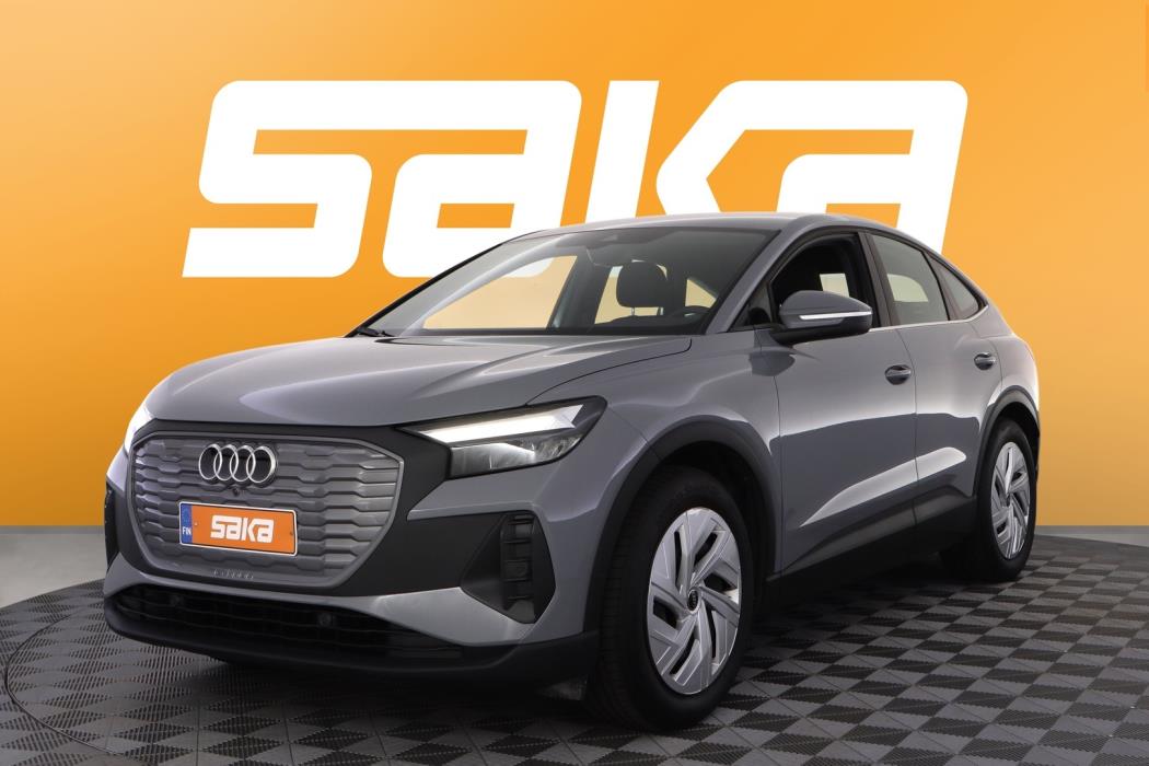 AUDI Q4 e-tron 2025