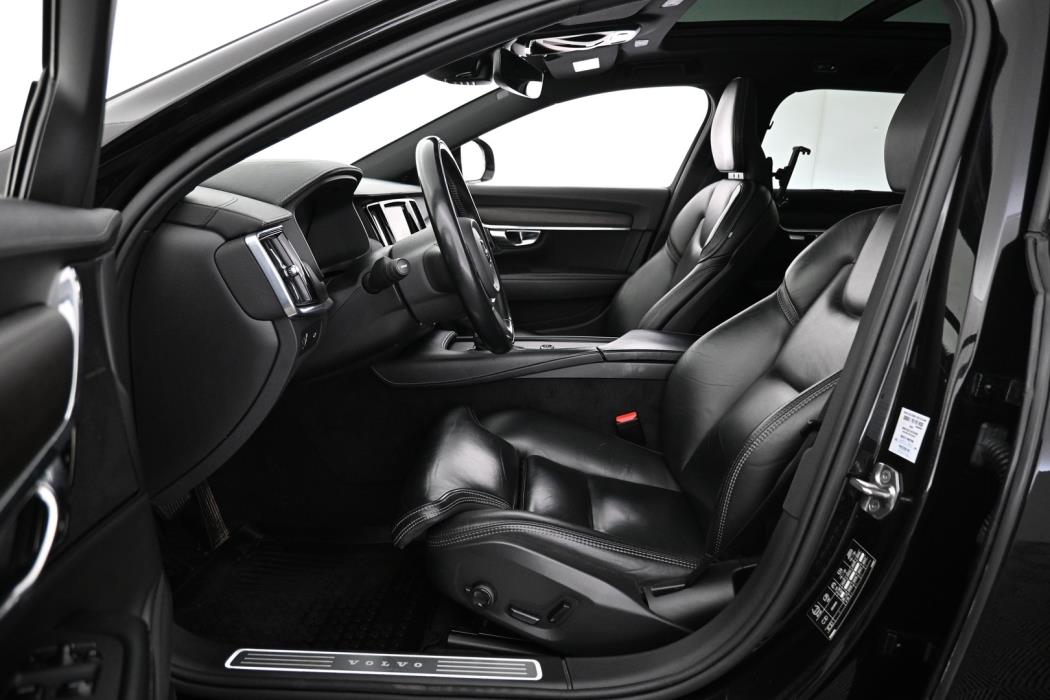 VOLVO V90 Cross Country 2020