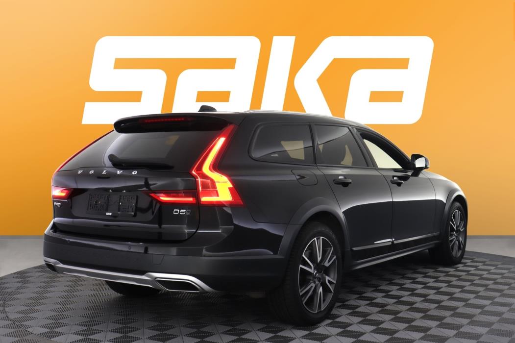 VOLVO V90 Cross Country 2020