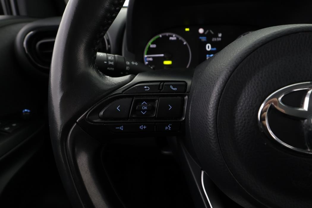 TOYOTA Yaris 2021