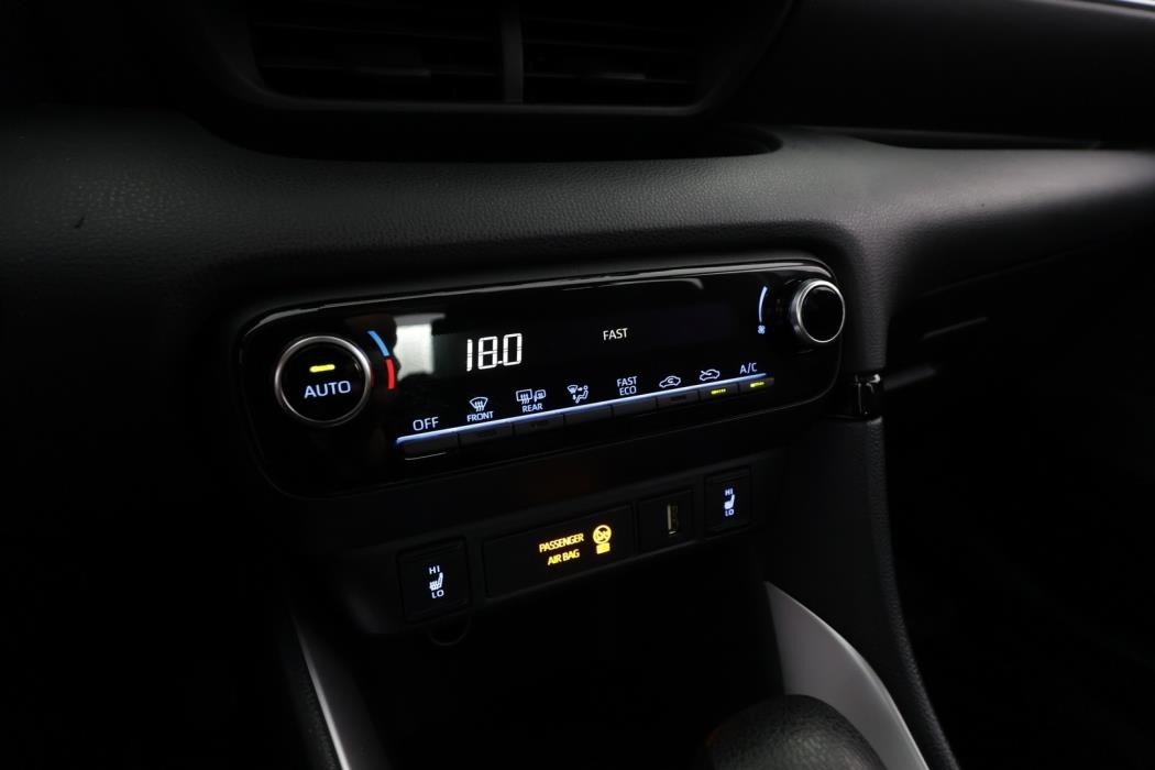 TOYOTA Yaris 2021