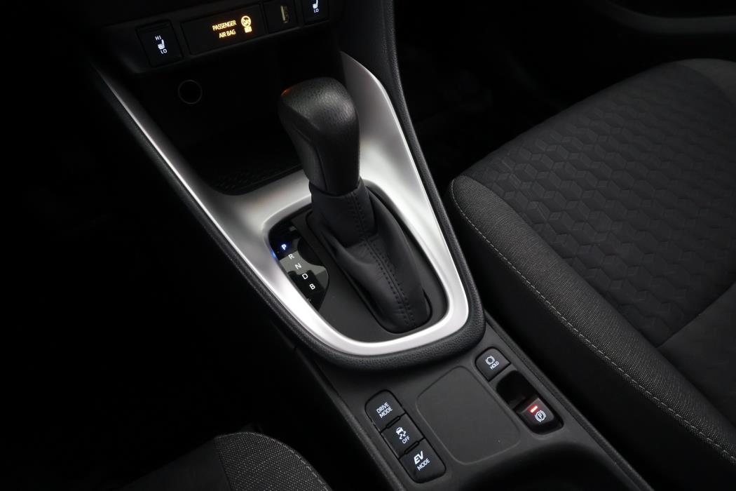 TOYOTA Yaris 2021