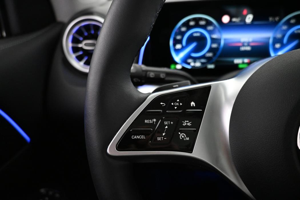 MERCEDES-BENZ EQB 2025