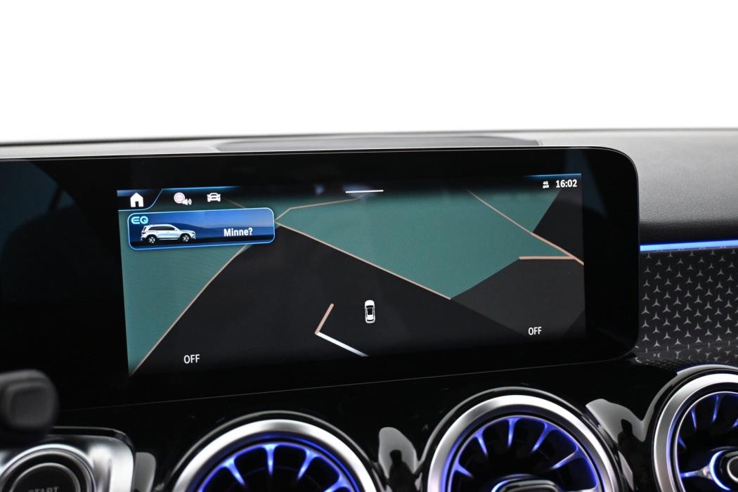 MERCEDES-BENZ EQB 2025