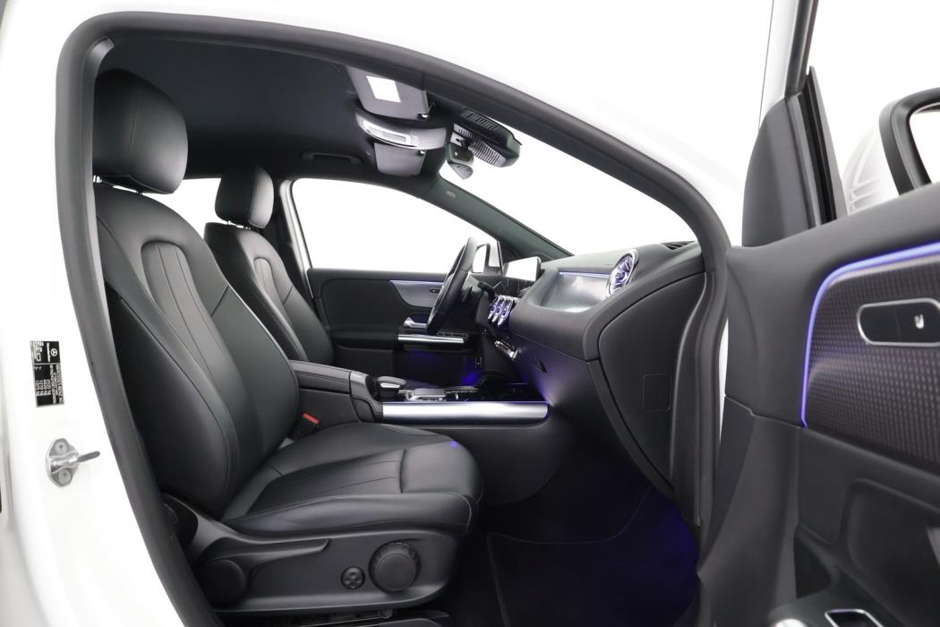 MERCEDES-BENZ EQA 2023