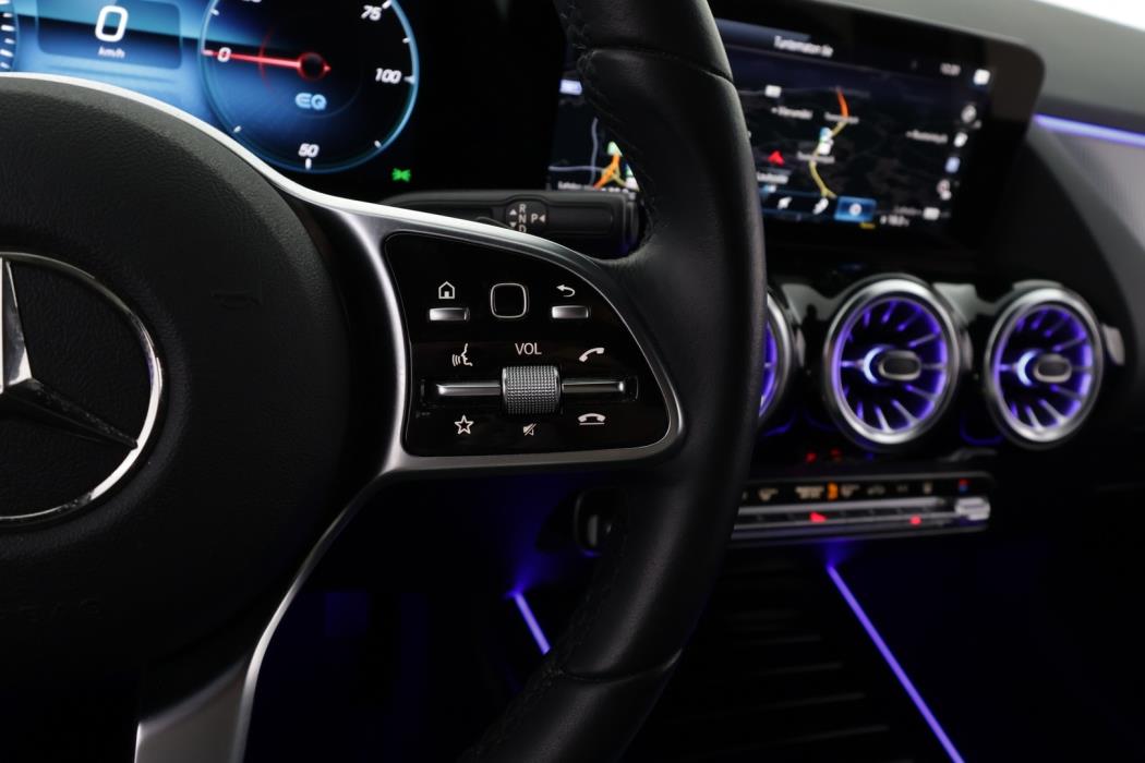 MERCEDES-BENZ EQA 2023