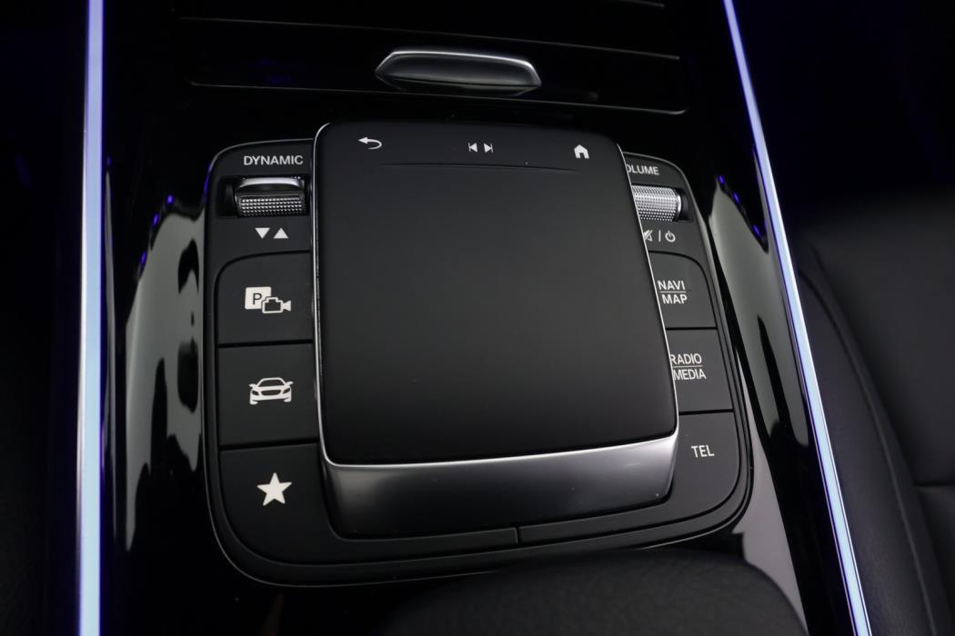 MERCEDES-BENZ EQA 2023
