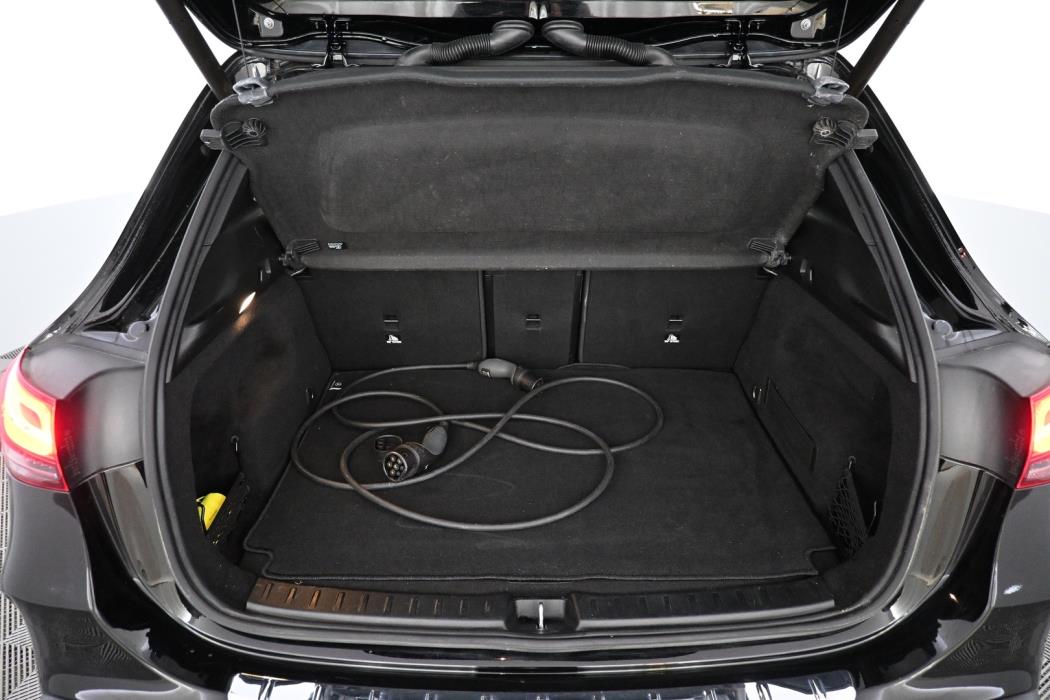 MERCEDES-BENZ EQA 2023