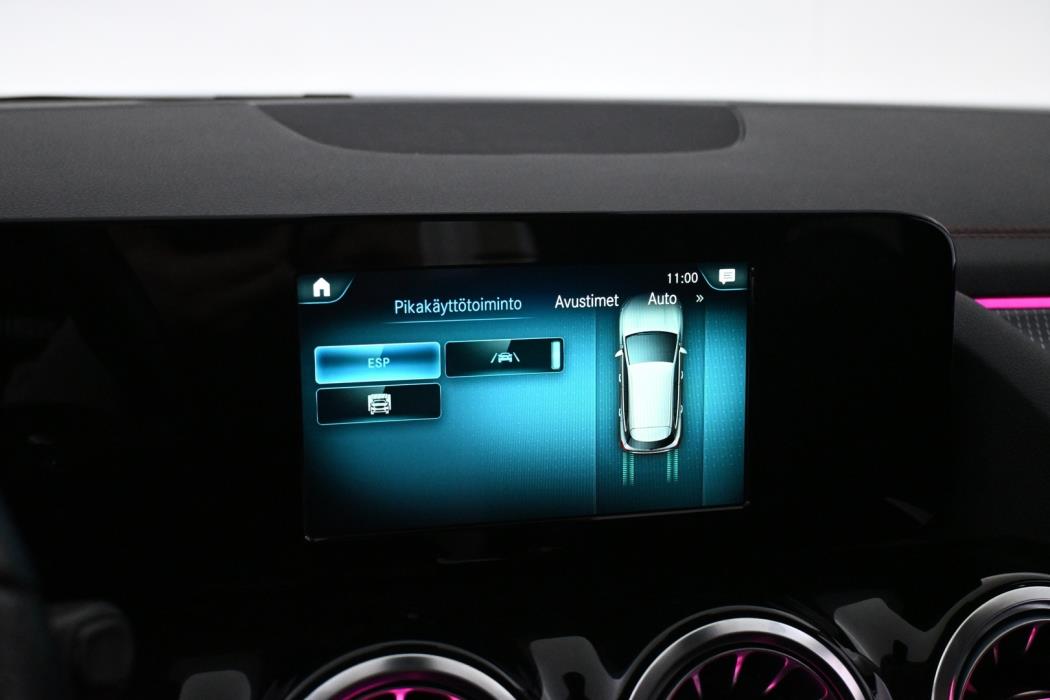 MERCEDES-BENZ EQA 2023