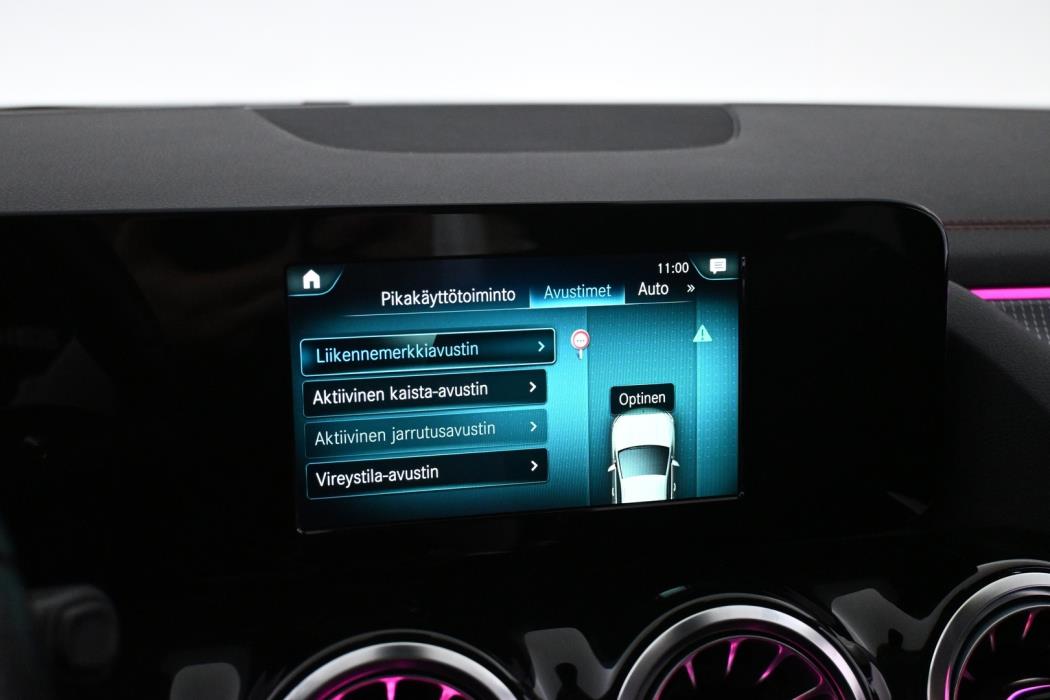 MERCEDES-BENZ EQA 2023