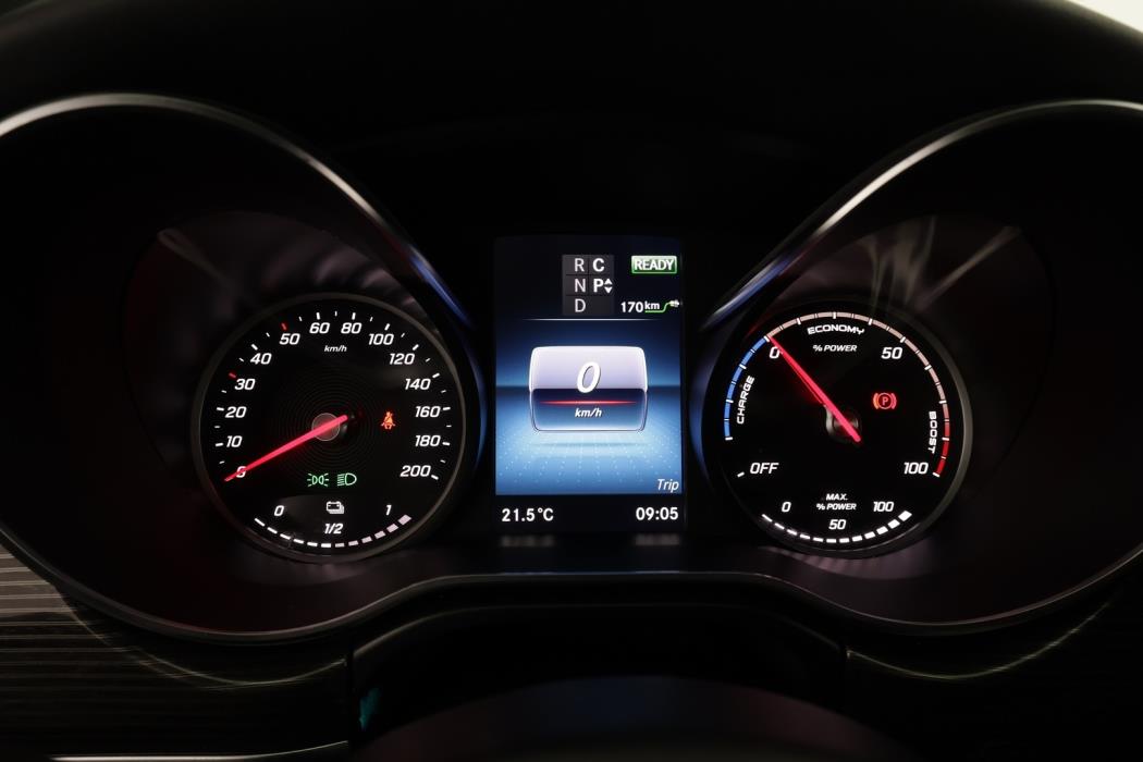 MERCEDES-BENZ EQV 2021