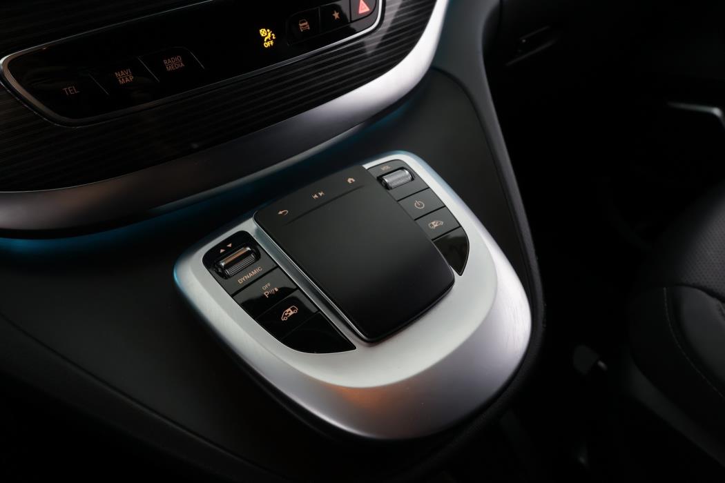 MERCEDES-BENZ EQV 2021