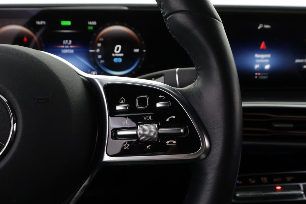 MERCEDES-BENZ EQC 2023