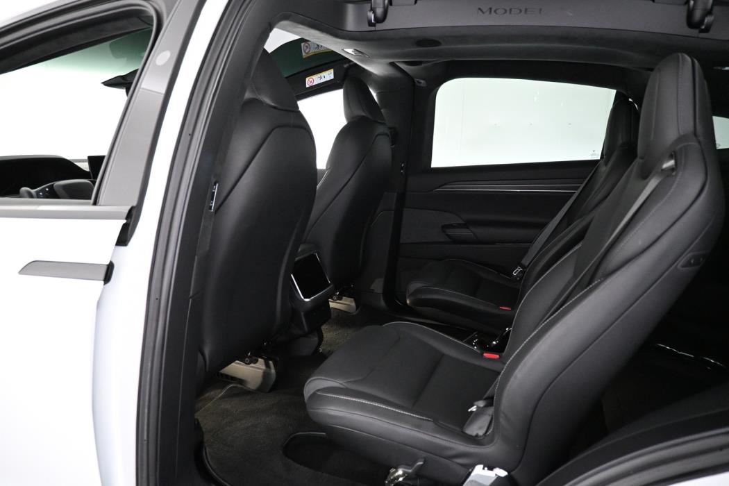 TESLA Model X 2023