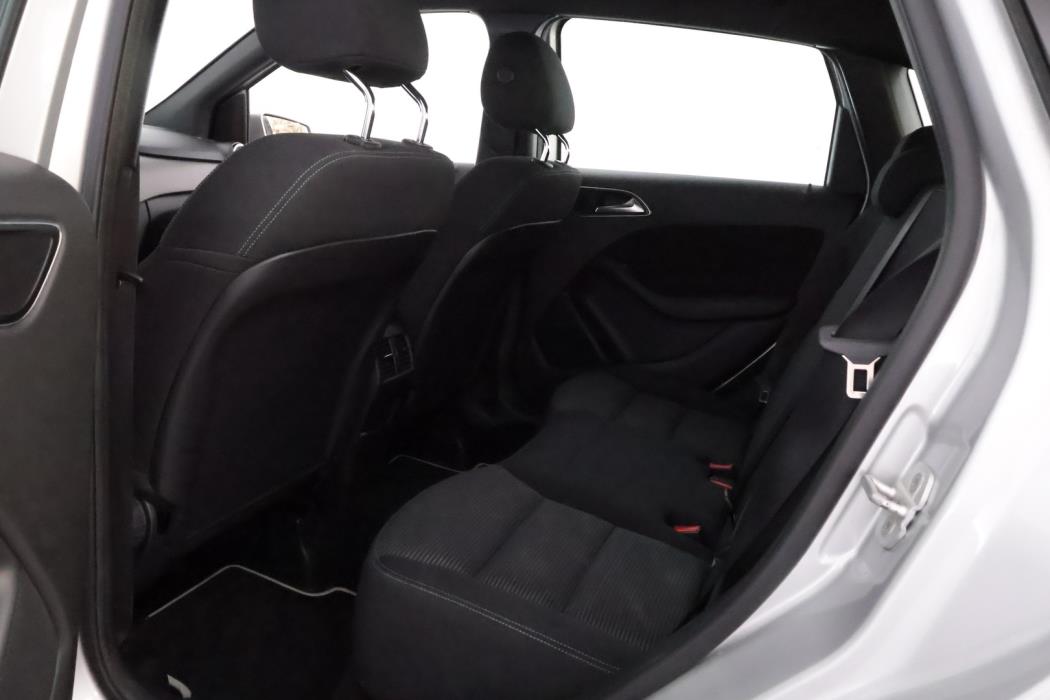 MERCEDES-BENZ B 2016