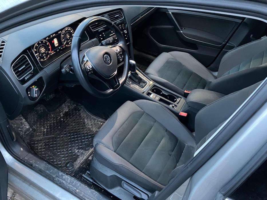 VOLKSWAGEN Golf 2018