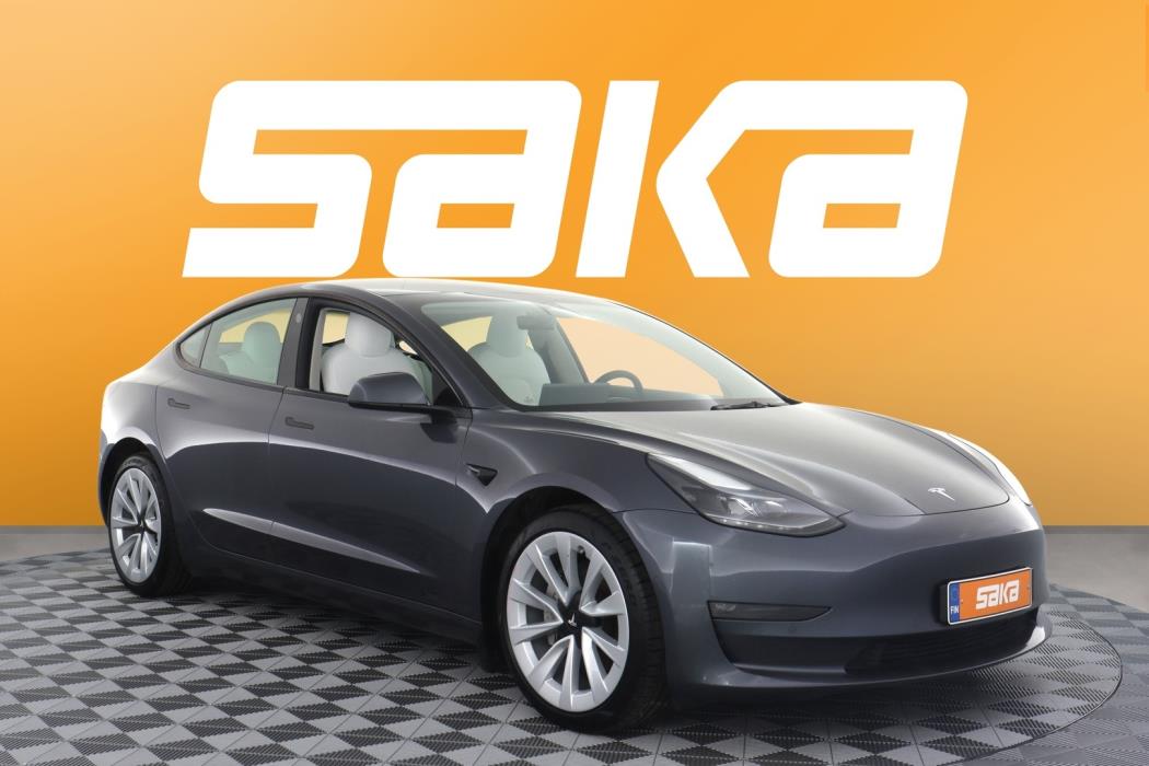 TESLA Model 3 2022