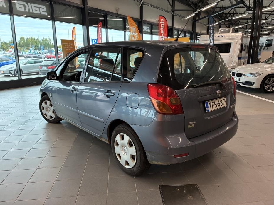 TOYOTA Corolla Verso 2004