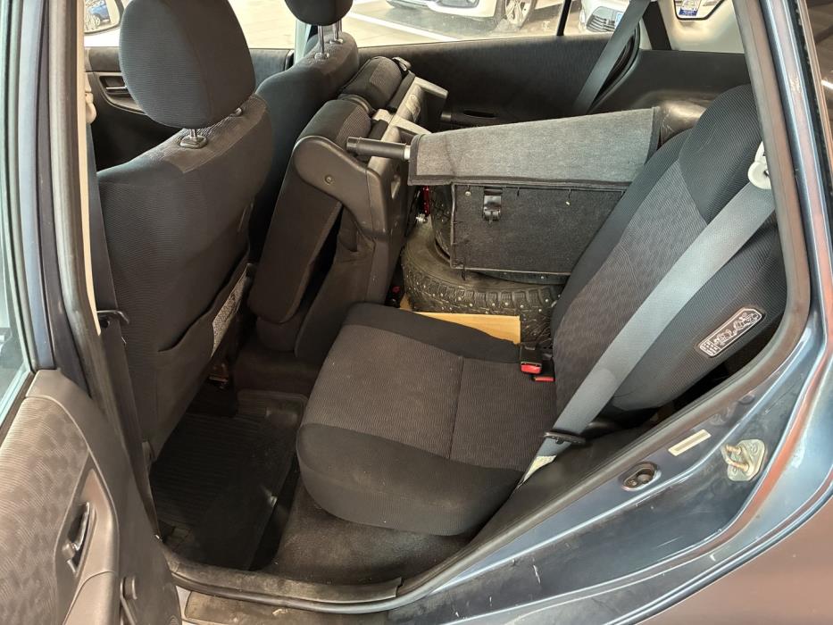 TOYOTA Corolla Verso 2004