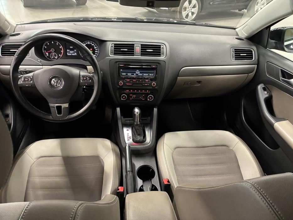 VOLKSWAGEN Jetta 2012