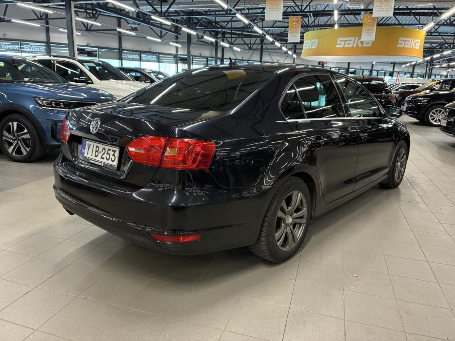 VOLKSWAGEN Jetta 2012