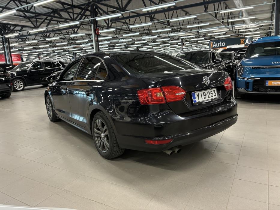 VOLKSWAGEN Jetta 2012