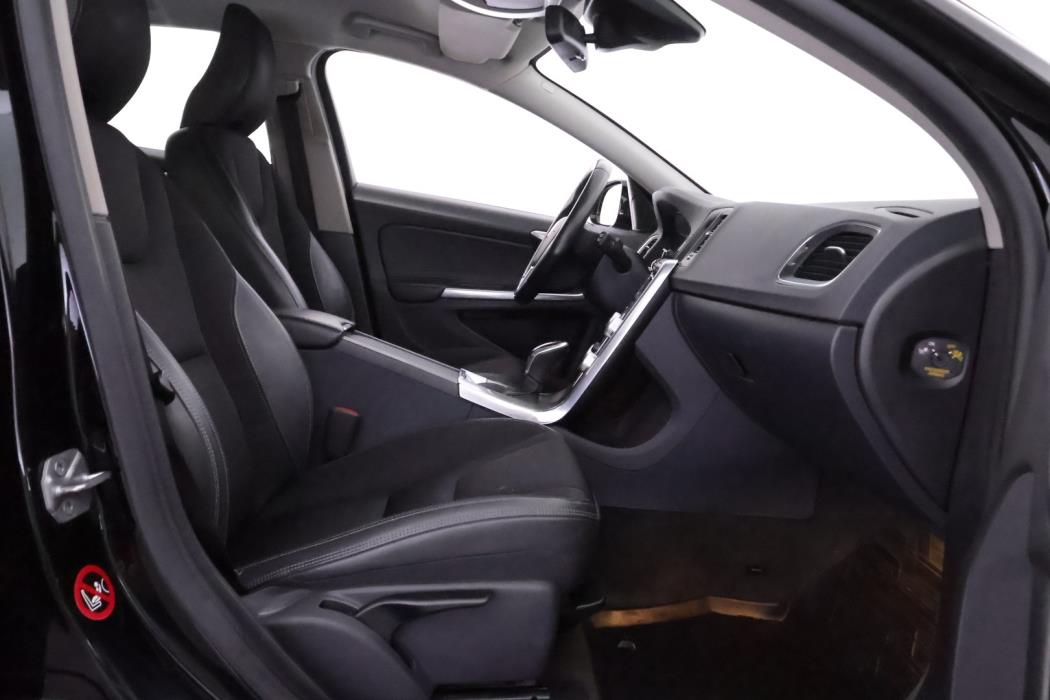 VOLVO V60 Cross Country 2016