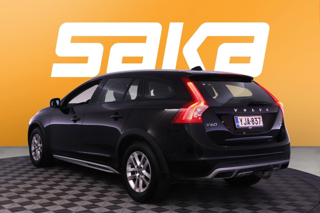 VOLVO V60 Cross Country 2016